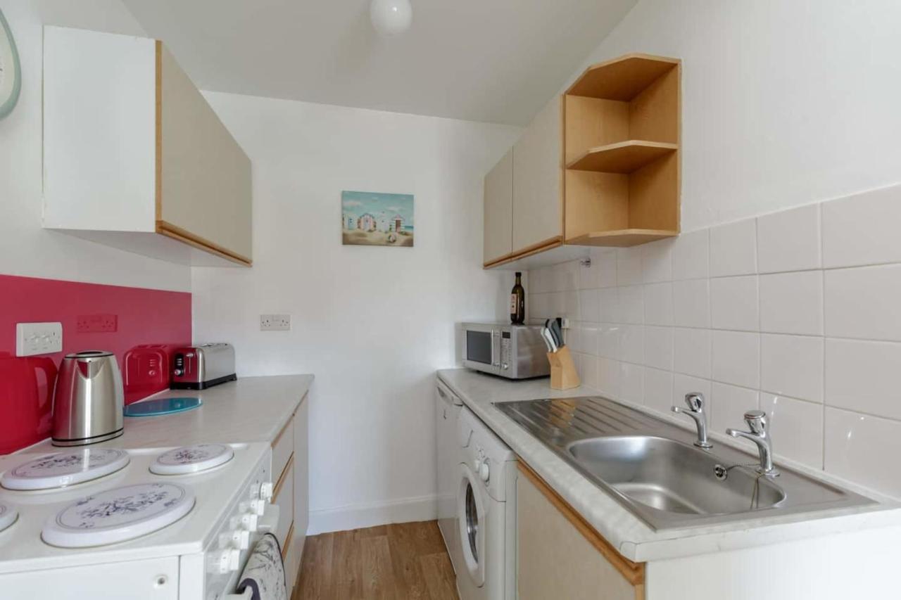 Spacious And Homely One Bedroom Flat In Appartement *